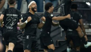 ¡Cayó el primero! Memphis Depay se estrena con Corinthians con golazo de tiro libre