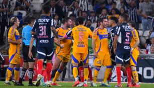 ¡Polémica en el Clásico Regio! Expertos y afición reclaman posible penalti a favor de Tigres