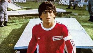 Argentinos Juniors dedica homenaje a Diego Maradona por los 48 años de su debut