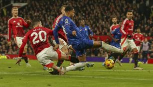 Man United y Chelsean dividen puntos