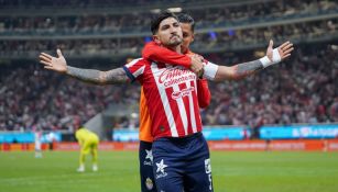 Víctor Guzmán niega haber pedido su salida de Chivas