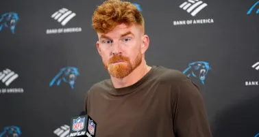 Andy Dalton de Panthers sufre accidente automovilístico