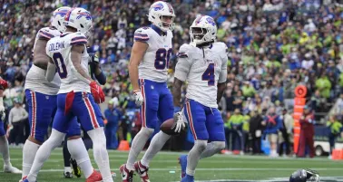 Jayden Daniels lanza un Hail Mary para vencer a los Chicago Bears de último minuto