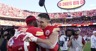 Chiefs se queda con dramático triunfo