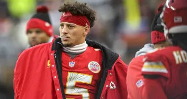 Chiefs suman un nuevo triunfo venciendo a Cleveland, pero Mahomes sale lesionado