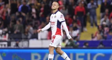 'Chicharito' Hernández recibe abucheos al entrar al Atlas vs Chivas