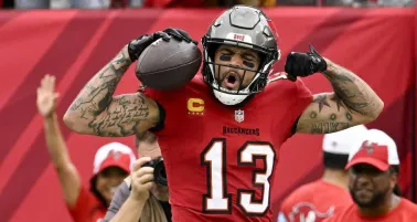 Tampa Bay mantiene vivas sus esperanzas de playoffs con paliza sobre Panthers