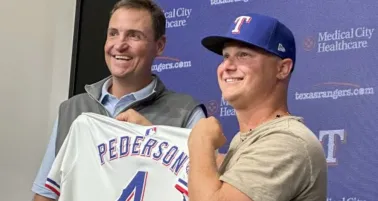 Joc Pederson se queda con los Texas Rangers