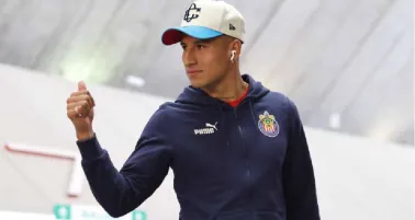 ¡Oficial! Carlos Cisneros deja Chivas y será refuerzo de León