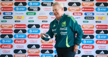 Javier Aguirre visita el Olímpico Universitario para el Cruz Azul vs Seattle