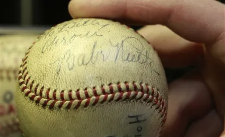 Pelota de HR de Babe Ruth es vendida en 264 mil dólares