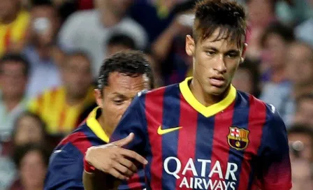 'Jugar en el Camp Nou, junto a Messi, es maravilloso': Neymar