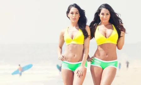 WWE recuerda las mejores fotos en bikini de las Divas 