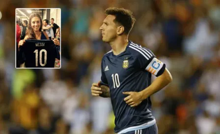 Messi le regala una camiseta a Carli Lloyd