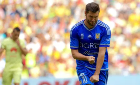 Gignac 'postula' a su hijo para el Tri