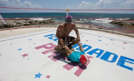 Luchadores de Triple A imparten clases en la Riviera Maya  