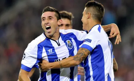 Héctor Herrera renueva contrato con Porto hasta 2019