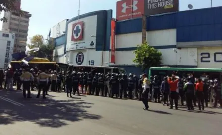 Aficionados de los Pumas llegan al Estadio Azul