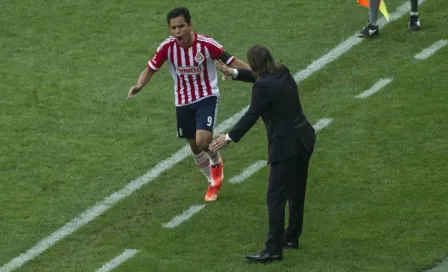 Omar Bravo amenaza liderato de goleo del A2015