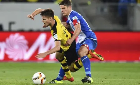 Dortmund deja puntos y el liderato