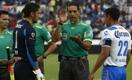 García Orozco 'inventa' penalti en contra de Cruz Azul