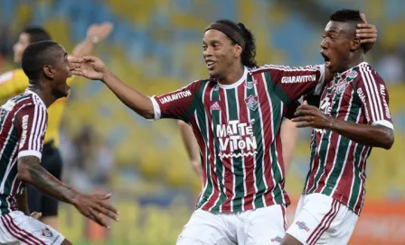 Ronaldinho deja Fluminense a dos meses de su llegada