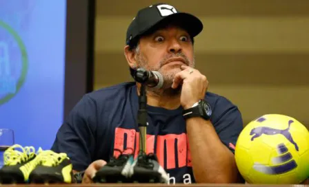 "Falta gente presa en la FIFA": Maradona