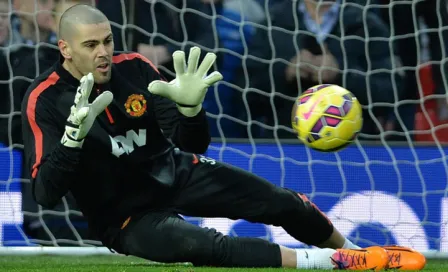 Man Utd rescindiría el contrato de Víctor Valdés