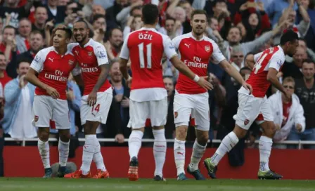 Arsenal pulveriza al United en 20 minutos 