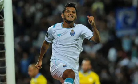 Tecatito Corona mantiene el paso goleador con Porto 