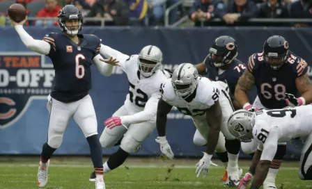 Raiders cae a manos de un Cutler inspirado