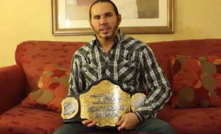 Matt Hardy deja vacante el título de TNA