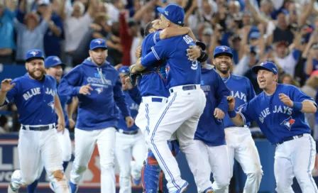 Toronto califica a la Serie de Campeonato en polémico juego