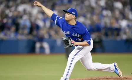 Roberto Osuna hace historia por partida doble en MLB