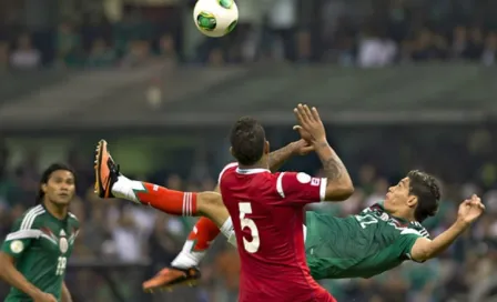 Raúl Jiménez emula su chilena con Benfica