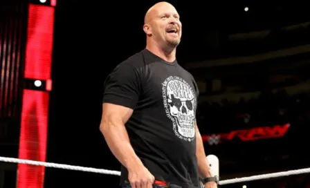 Stone Cold reaparece en Monday Night Raw