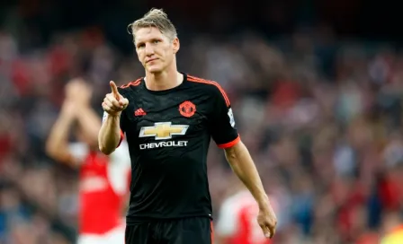 Schweinsteiger demanda por juguete nazi parecido a él