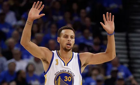 Curry brilla en jornada inaugural de NBA