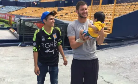 Gignac conoce a su pequeño tocayo regio