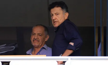 Juan Carlos Osorio presencia partido de Chivas