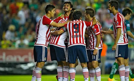 Chivas rompe sequía de nueve años sin un título