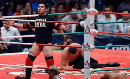 Hijo del Perro Aguayo, al Salón de la Fama con Brock Lesnar