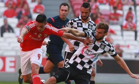 Jiménez vuelve a ser titular en victoria del Benfica 