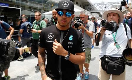 Hamilton revela que sufrió accidente automovilístico