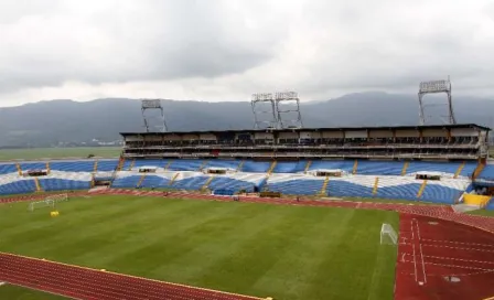 Estadio Olímpico de San Pedro Sula, en condiciones precarias