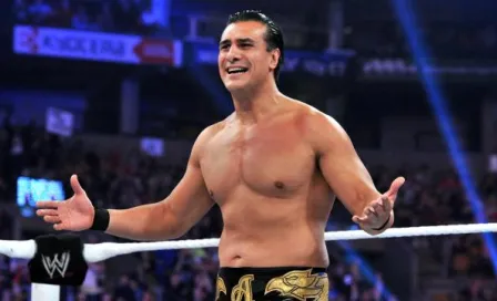 Aficionados de WWE piden despido de Alberto del Río