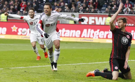 Leverkusen gana con doblete de Chicharito