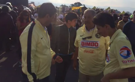 Aficionados de Pumas golpean familia americanista