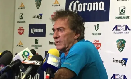 La Volpe se quita bigote por promesa a sus jugadores