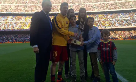 Messi recibe premio a Mejor Jugador de la campaña pasada